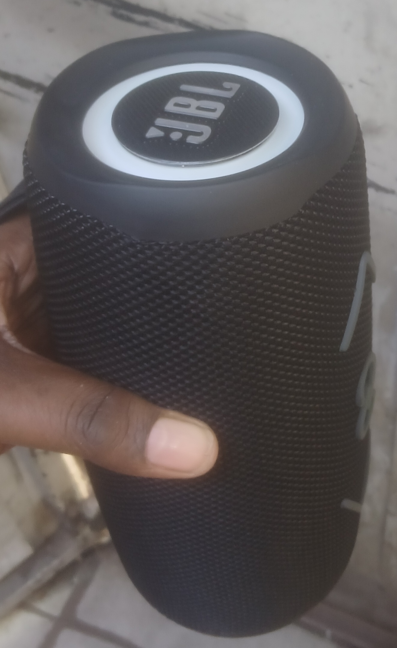 BLUETOOTH SPEAKER 